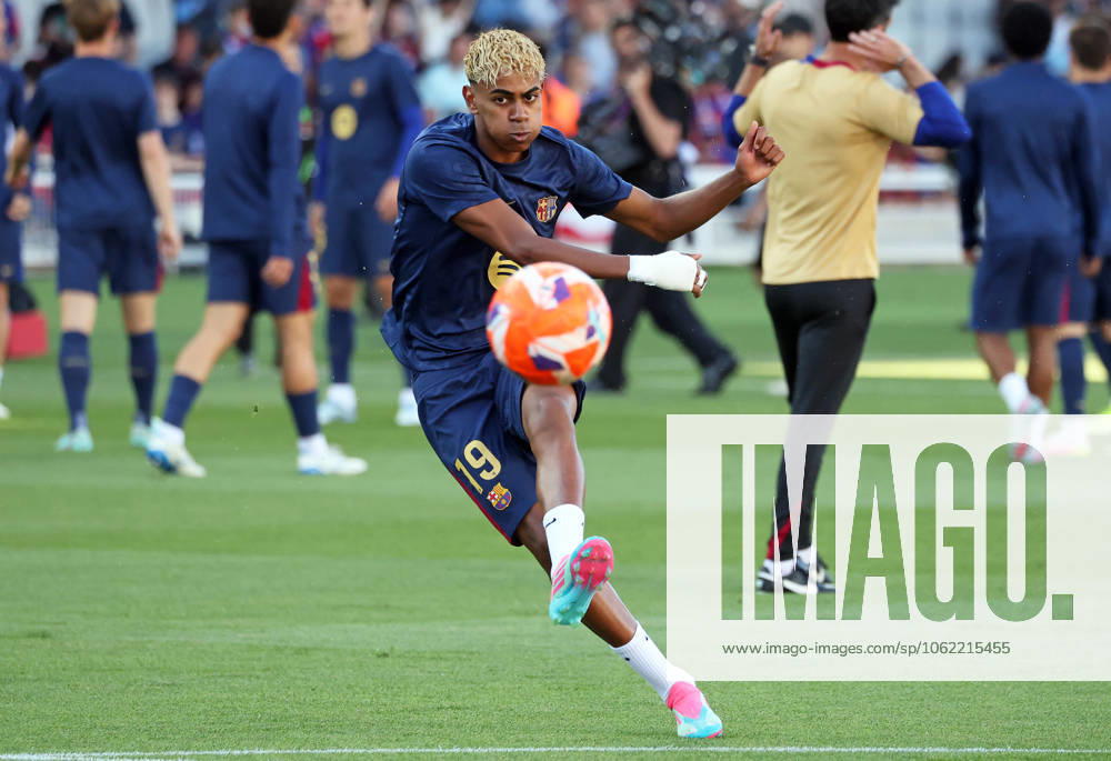 FC Barcelona, Barca v Villarreal CF - La Liga EA Sports Lamine Yamal trains during the match between FC Barcelona and Villarreal CF, corresponding to week 37 of LaLiga EA Sports, at the Olympic Stadium Lluis Companys in Barcelona, Spain, on May 18, 2025. Barcelona Barcelona Spain