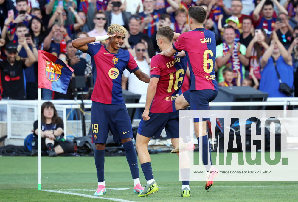 FC Barcelona, Barca v Villarreal CF - La Liga EA Sports Lamine Yamal, Fermin Lopez, and Gavi celebrate during the match between FC Barcelona and Villarreal CF, corresponding to week 37 of LaLiga EA Sports, at the Olympic Stadium Lluis Companys in Barcelona, Spain, on May 18, 2025. Barcelona Barcelona Spain