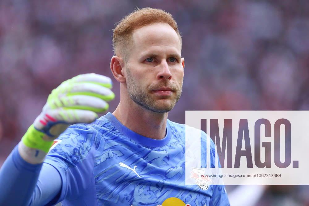 Red Bull Arena 34 Matchday, Season 2024 25, 1 Soccer Bundesliga RB Leipzig VfB Stuttgart Goalkeeper Péter Gulácsi 1, RBL