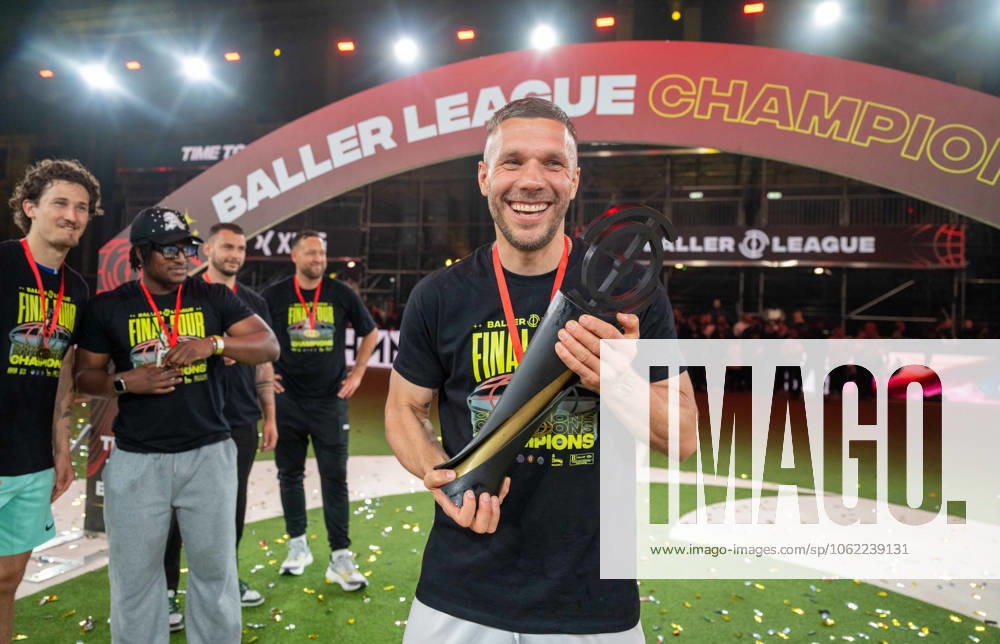 Soccer, Men, Spring 2025, Indoor, 3 Season of the Baller League in Berlin, Final Four, Final, Streets United Gönrgy Allstars 7 1 , Award Ceremony Streets United, Manager Lukas Podolski with Cup 19 05 2025,
