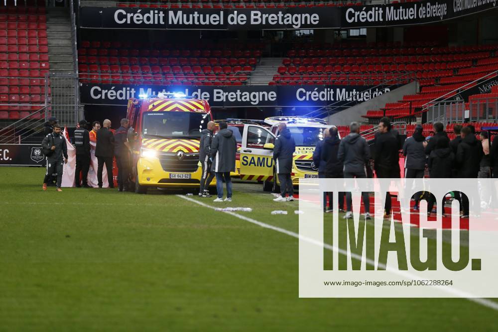After his cardiac arrest, ambulances come to pick up Samuel Nibombà of AS Monaco during the Challenge Espoirs 2025, Final football match between Stade Rennais and AS Monaco on 21 May 2025 at Roazhon Park in Rennes, France - Photo Julien Kammerer PsnewZ