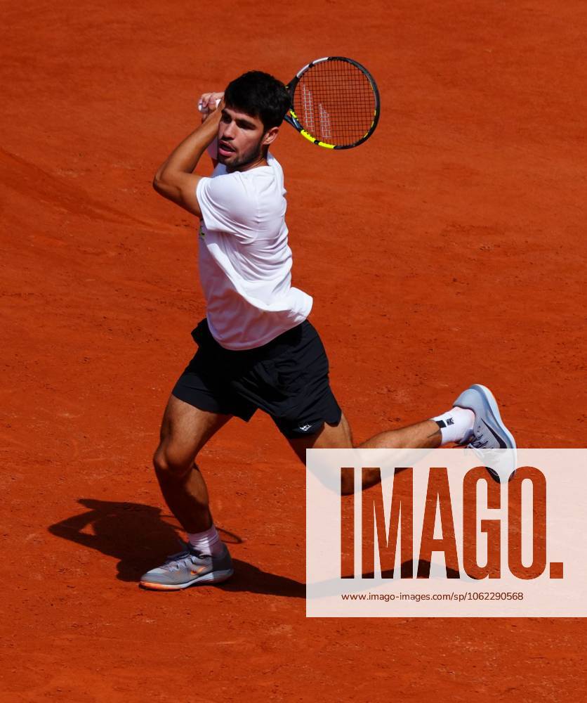 Carlos Alcaraz practices French Open Tennis, Thursday Previews, Qualifying and Practice, Tennis, Roland Garros, Paris, France