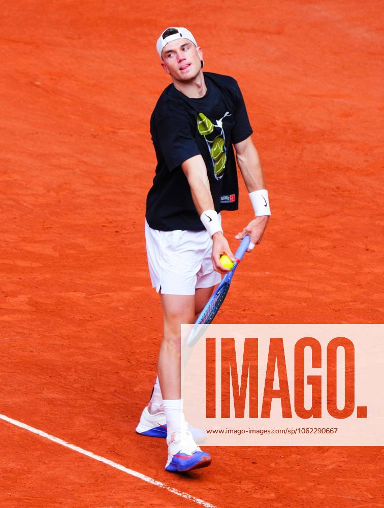 Jack Draper practices French Open Tennis, Thursday Previews, Qualifying and Practice, Tennis, Roland Garros, Paris, France