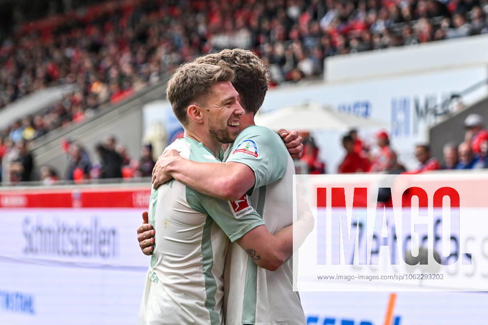 GER, 1 FBL, 1 FC Heidenheim 1846 vs SV Werder Bremen 17 05 2025, Voith Arena, Heidenheim, GER, 1 FBL, 1 FC Heidenheim 1846 vs SV Werder Bremen, pictured celebrating after scoring 0 2, Mitchell Weiser Werder Bremen, 8 and Jens Stage Werder Bremen, 6 nordphotoxGmbHx xHafner nph00200