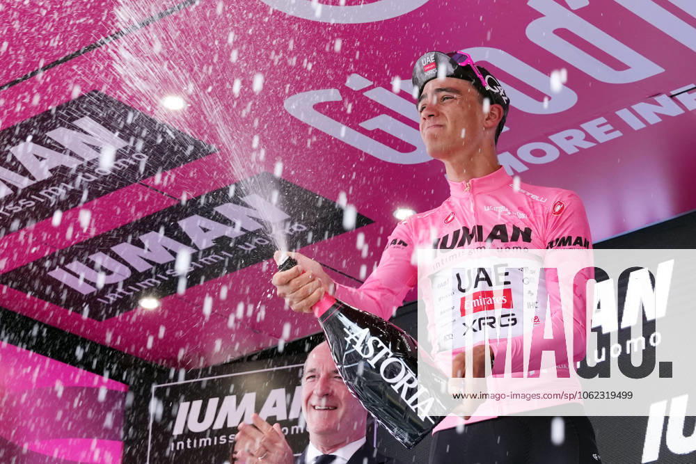 Del Toro Romero Isaac of Uae Team Emirates Xrg pink jersey on the podium during the stage 13 of the Giro dItalia from Rovigo to Vicenza, Italy - Friday, May 23, 2025. - cycling.