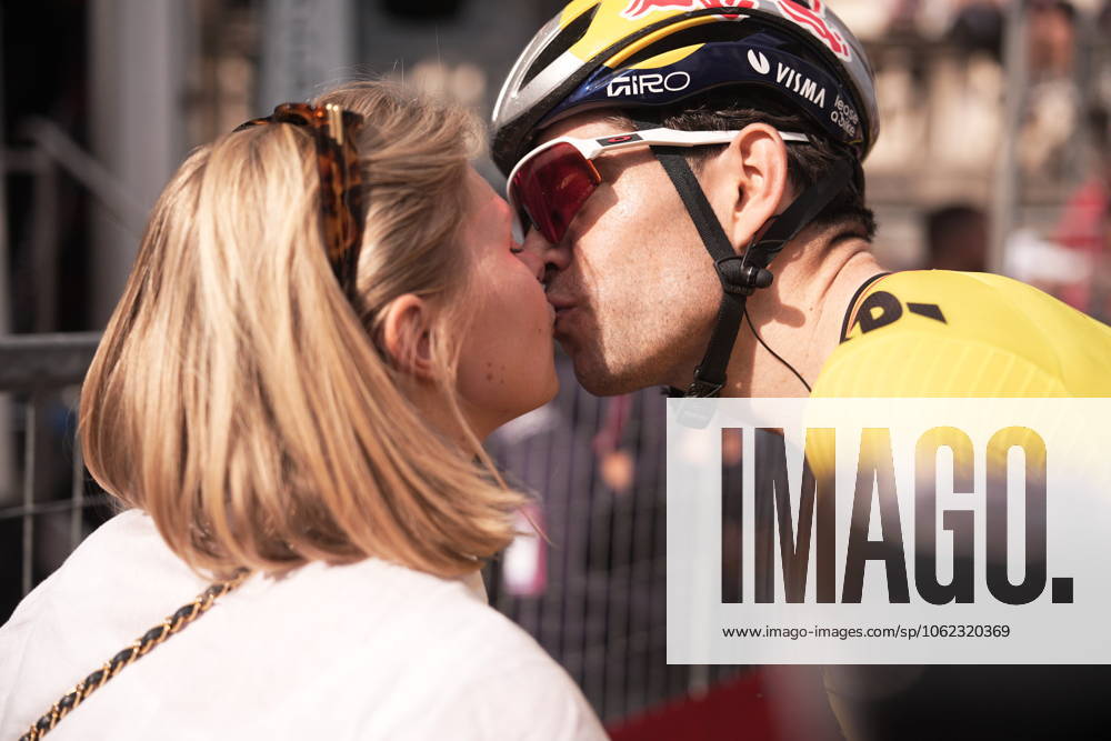 Van Aert Wout of Team Visma Lease A Bike with his wife during the stage 13 of the Giro dItalia from Rovigo to Vicenza, Italy - Friday, May 23, 2025. - cycling.