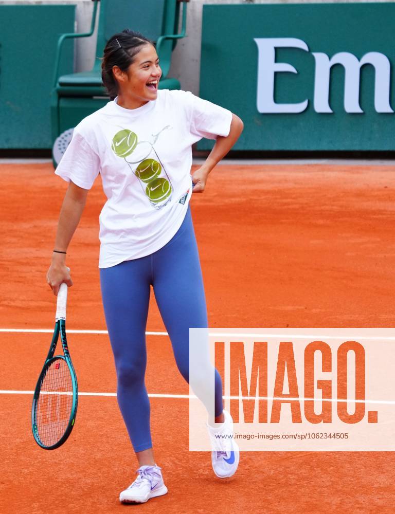 Emma Raducanu practices French Open Tennis, Saturday Previews, Qualifying and Practice, Tennis, Roland Garros, Paris, France