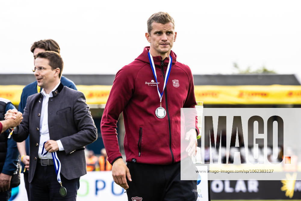 Soccer Mens Association Cup Bavaria BFV Toto Cup Final Season 2024 2025 FV Illertissen vs Spvgg Unterhaching 24 05 2025 24 05 2025, Football, Season 2024 2025, Bavarian Toto Cup Association Cup Bavarian Football Association, Final, Final day of the amateurs, FV Illertissen Spvgg Unterhaching, Disappointment Emotions at Spvgg Unterhaching after relegation and missing out on winning the cup this season Coach Sven Bender SpvGG Unterhaching Photo Lucca Fundel DFL regulations prohibit any use of photographs as image sequences and or quasi video Illertissen Vöhlinstadion Bayern Germany