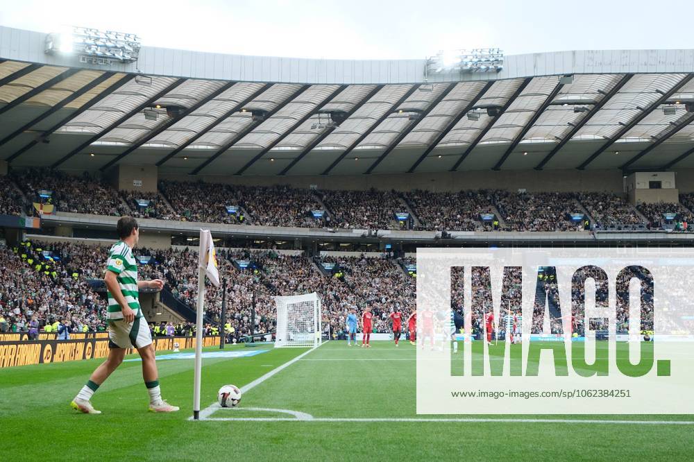 UK: Aberdeen v Celtic, Scottish Cup Final at Hampden Park, Glasgow, Scotland on 24 May 2025: Pictured: Paulo Bernardo (Celtic) prepares to take a corner kick Glasgow Hampden Park Scotland