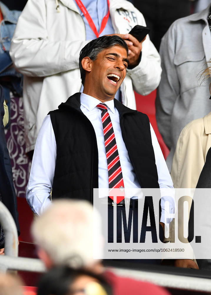 Southampton v Arsenal, Premier League, Football, St. Marys Stadium, Southampton, Hampshire, UK - 25 May 2025 Ex Prime Minister and Southampton fan Rishi Sunak is seen in the stands Southampton St Marys Stadium Hampshire GBR, UK NEWSPAPERS OUT