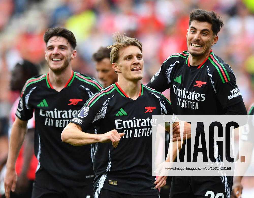 Southampton v Arsenal, Premier League, Football, St. Marys Stadium, Southampton, Hampshire, UK - 25 May 2025 Martin Odegaard of Arsenal celebrates scoring his teams second goal making the score 1-2 Southampton St Marys Stadium Hampshire GBR, UK NEWSPAPERS OUT