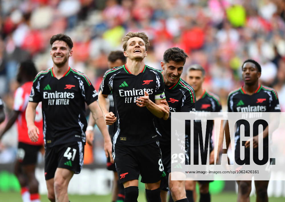 Southampton v Arsenal, Premier League, Football, St. Marys Stadium, Southampton, Hampshire, UK - 25 May 2025 Martin Odegaard of Arsenal celebrates scoring his teams second goal making the score 1-2 Southampton St Marys Stadium Hampshire GBR, UK NEWSPAPERS OUT
