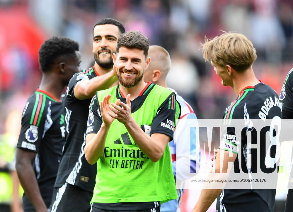 Southampton v Arsenal, Premier League, Football, St. Marys Stadium, Southampton, Hampshire, UK - 25 May 2025 Jorginho of Arsenal applauds the fans at full time. Southampton St Marys Stadium Hampshire GBR, UK NEWSPAPERS OUT