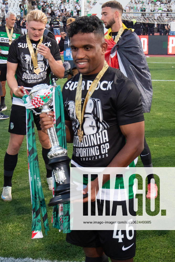 Sporting defender from Portugal DAVID MOREIRA (46) celebrating after winning the final of the of the Portuguese Cup at Estadio Nacional Caxias Portugal - ZUMAs359 20250525_zsp_s359_264
