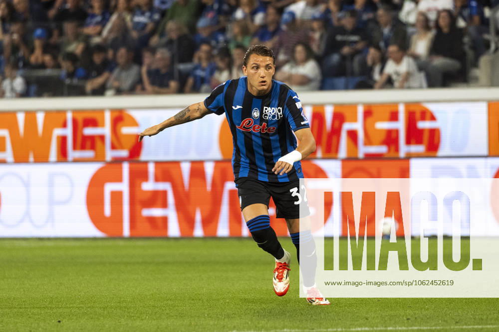 Atalanta v Parma - Serie A Mateo Retegui plays during the Serie A match between Atalanta and Parma at Gewiss Stadium in Bergamo, Italy, on May 25, 2025. Bergamo Bergamo Italy