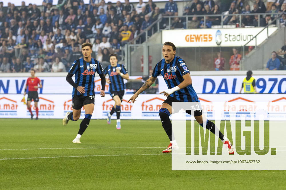 Atalanta v Parma - Serie A Mateo Retegui plays during the Serie A match between Atalanta and Parma at Gewiss Stadium in Bergamo, Italy, on May 25, 2025. Bergamo Bergamo Italy