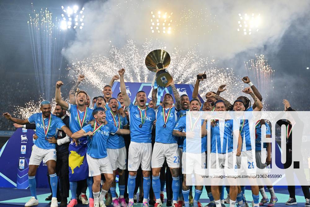 End of the race during championship Serie A 2024-2025 football match between Napoli and Cagliairi at Maradona stadium, Italy (Felice De Martino SPP)