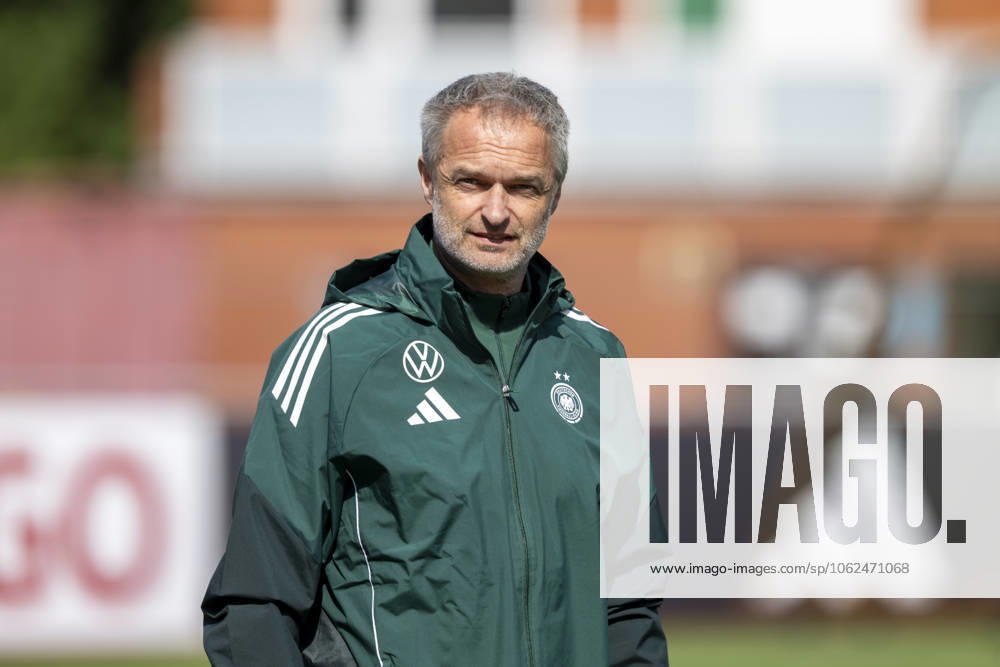 Training of the German womens national soccer team in Bremen National coach Christian Wück enters the training ground