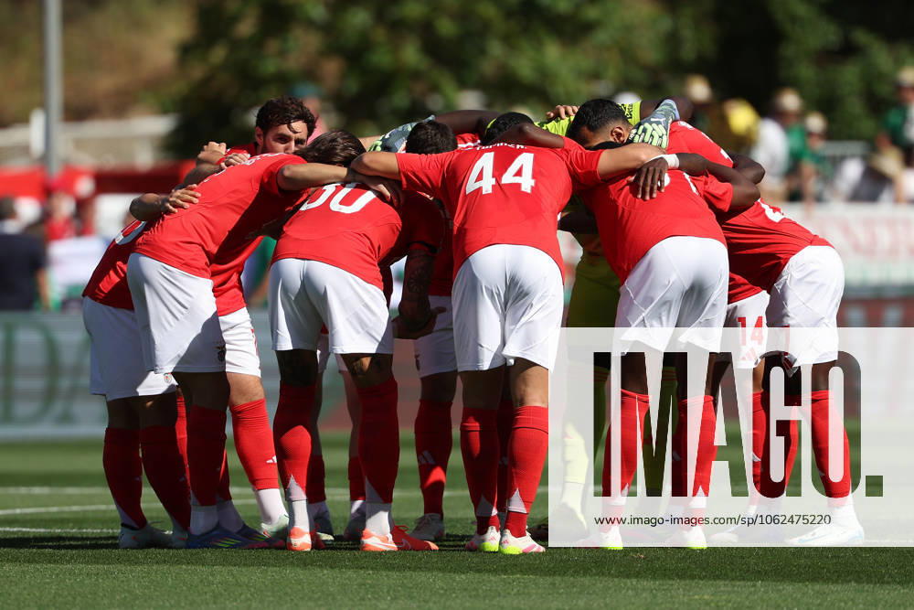 Lisboa, Portugal 25 05 2025 Taca de Portugal Generali Tranquilidade SL Benfica Sporting Clube de Portugal v l , The SL Benfica team makes a circle before the game, cohesion, motivation, team spirit