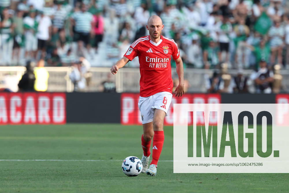 Lisboa, Portugal 25 05 2025 Taca de Portugal Generali Tranquilidade SL Benfica Sporting Clube de Portugal v l , Frederik Aursnes S L Benfica on the ball, cropped image, single image, full body, action, action, game scene