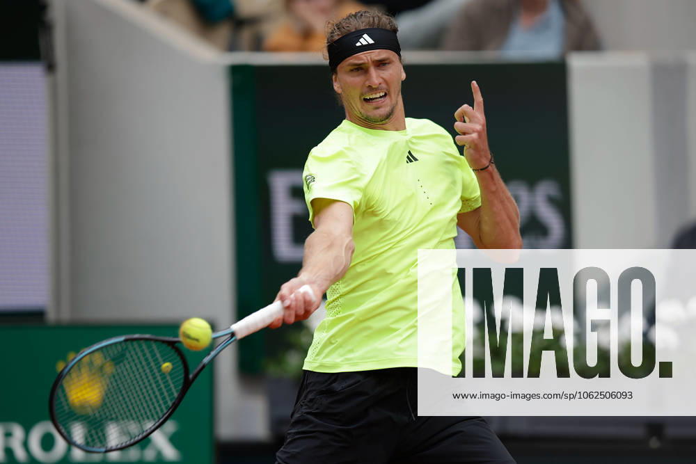 Paris 27 05 2025 Tennis French Open 2025 Roland Garros, Alexander Zverev GER Learner Tien USA v l , Alexander Zverev GER plays a forehand