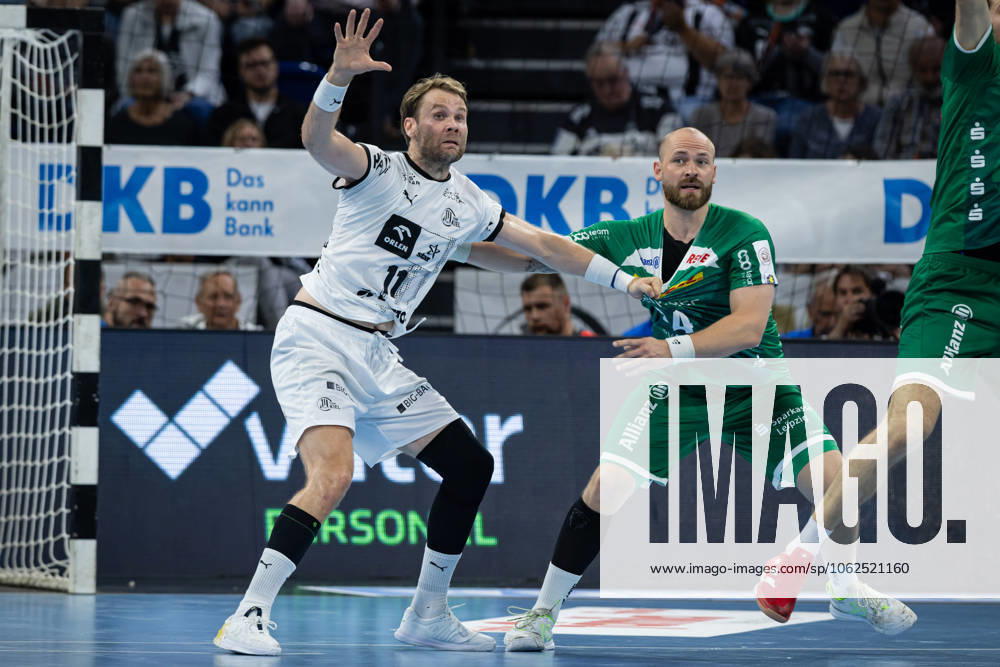 DAIKIN HBL THW Kiel vs SC DHfK Leipzig 28 05 25 Battle at the circle Petter Overby Nr 11, THW Kiel vs Moritz Preuss Nr 24, SC DHfK Leipzig DAIKIN HBL THW Kiel vs SC DHfK Leipzig, Wunderino Arena on 28 05 25