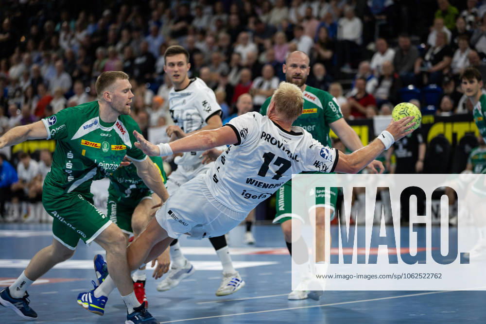 DAIKIN HBL THW Kiel vs SC DHfK Leipzig 28 05 25 Backhand throw by Patrick Wiencek No 17, THW Kiel DAIKIN HBL THW Kiel vs SC DHfK Leipzig, Wunderino Arena on 28 05 25