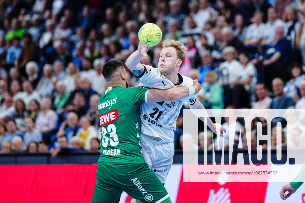 Luka Rogan SC DHfK Leipzig, 33 , Eric Johansson THW Kiel, 21 GER, THW Kiel vs SC DHfK Leipzig, Handball, Bundesliga, Matchday, 31, Season 2024 2025, 28 05 2025 GER, THW Kiel vs SC DHfK Leipzig, Handball, Bundesliga, Matchday, 31, Season 2024 2025, 28 05 2025 Kiel