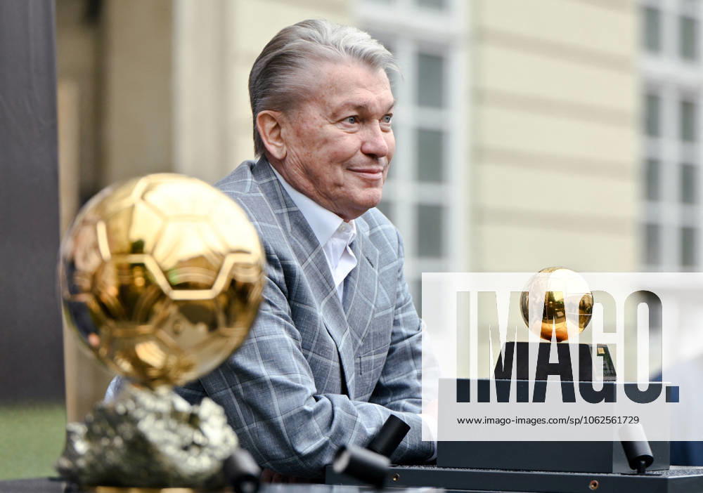 Three Ballons d’Or Won by Ukrainian Footballers Delivered to Lviv The 1975 Footballer of the Year Oleh Blokhin is pictured during the presentation of three Ballon d?Or awards won by Ukrainian footballers, Lviv, Ukraine, on 29 May 2025 Photo by Dmytro Anastasiia Ukrinform ABACAPRESS.COM Lviv Ukraine
