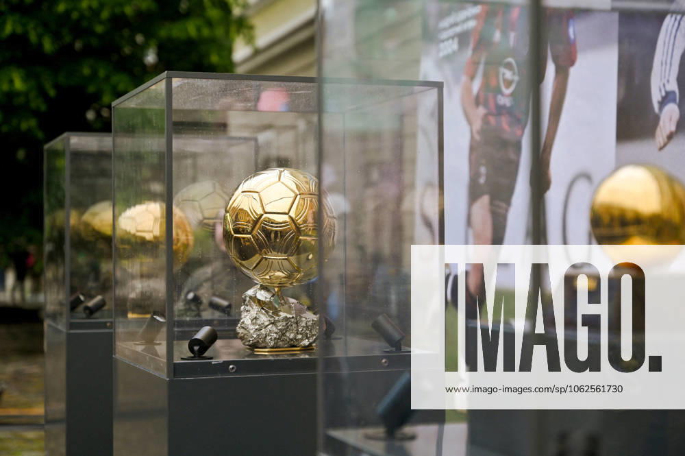 Three Ballons d’Or Won by Ukrainian Footballers Delivered to Lviv Three Ballon d?Or awards, won by Ukrainian footballers, are presented in Lviv, Ukraine, on 29 May 2025 Photo by Dmytro Anastasiia Ukrinform ABACAPRESS.COM Lviv Ukraine
