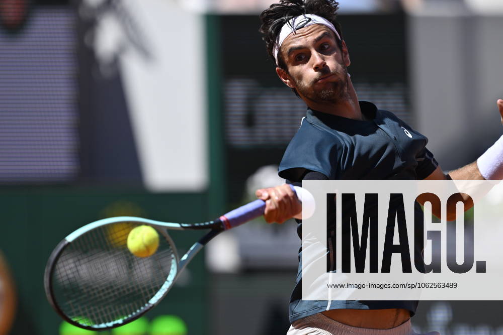2025 Roland-Garros - Day 6 PARIS, FRANCE - MAY 30: Lorenzo Musetti of Italy in action against Mariano Navone (not seen) of Argentina during their men s singles match on day 6 of the French Open tennis tournament on Court Suzanne-Lenglen in Paris, France on May 30, 2025. Burak Akbulut Anadolu Paris France. Editorial use only. Please get in touch for any other usage.