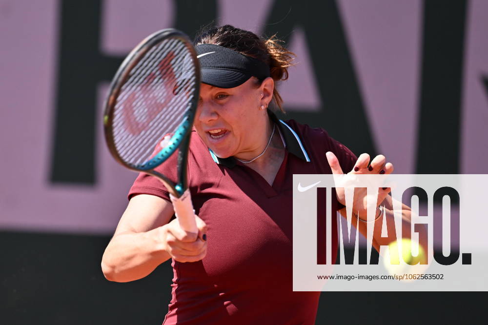 2025 Roland-Garros - Day 6 PARIS, FRANCE - MAY 30: Amanda Anisimova of United States in action against Clara Tauson (not seen) of Denmark during their women s singles match on day 6 of the French Open tennis tournament on Court Suzanne-Lenglen in Paris, France on May 30, 2025. Mustafa Yalcin Anadolu Paris France. Editorial use only. Please get in touch for any other usage.