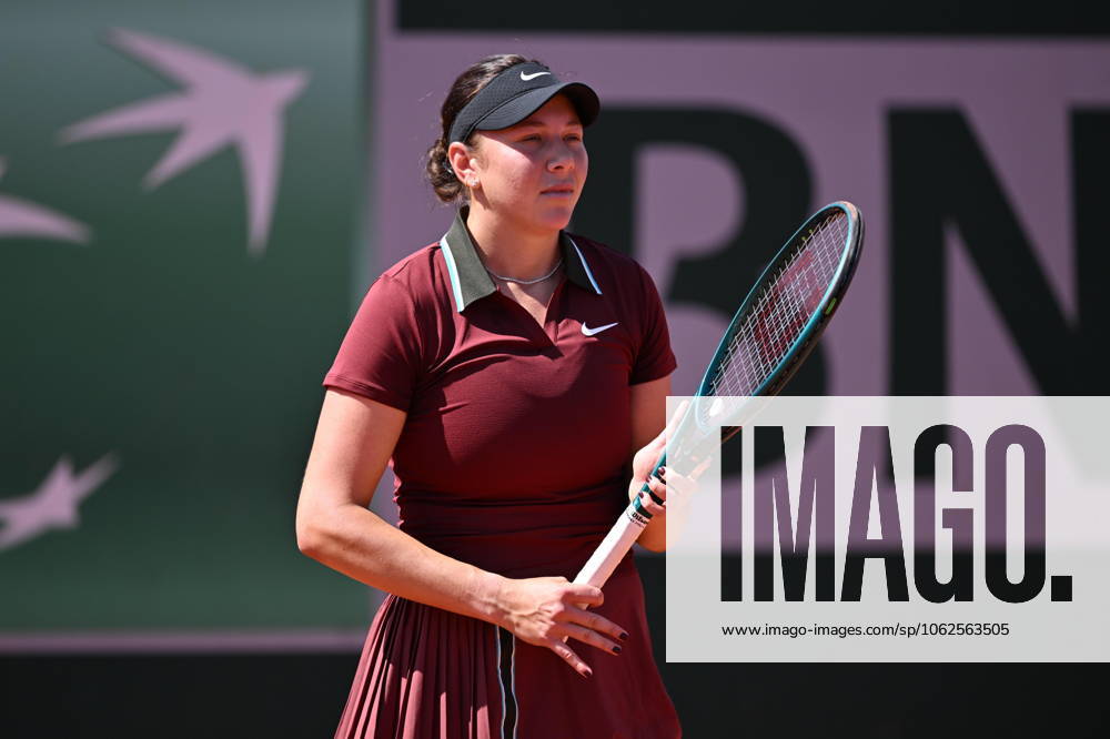2025 Roland-Garros - Day 6 PARIS, FRANCE - MAY 30: Amanda Anisimova of United States in action against Clara Tauson (not seen) of Denmark during their women s singles match on day 6 of the French Open tennis tournament on Court Suzanne-Lenglen in Paris, France on May 30, 2025. Mustafa Yalcin Anadolu Paris France. Editorial use only. Please get in touch for any other usage.