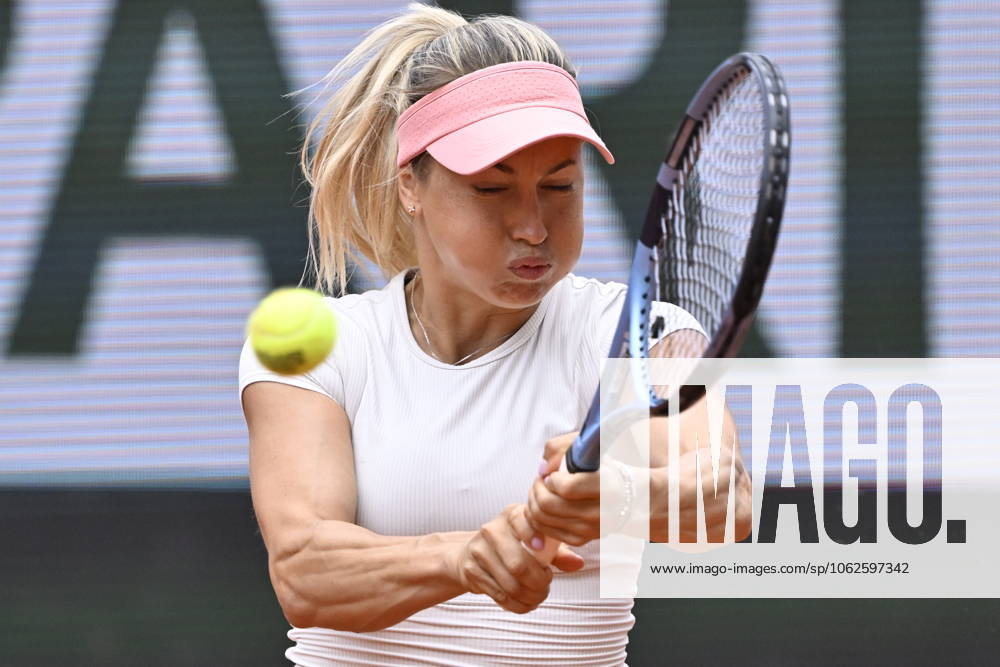 2025 Roland-Garros - Day 7 PARIS, FRANCE - MAY 31: Yulia Putintseva of Kazakhstan in action against Mirra Andreeva (not seen) during the Women s Singles third round match on day seven of the 2025 French Open at Court Suzanne Lenglen in Paris, France on May 31, 2025. Burak Akbulut Anadolu Paris France. Editorial use only. Please get in touch for any other usage.
