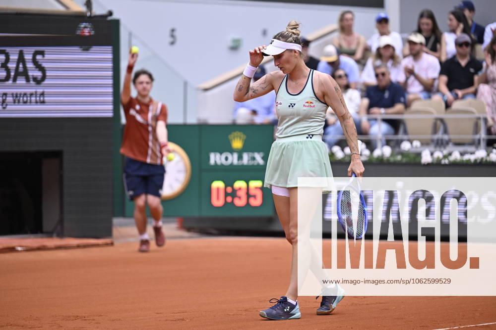 2025 Roland-Garros - Day 7 PARIS, FRANCE - MAY 31: Marketa Vondrousova of Czech Republic in action against Jessica Pegula (not seen) of US during the Women s Singles third round match on day seven of the 2025 French Open at Court Philippe-Chatrier in Paris, France on May 31, 2025. Burak Akbulut Anadolu Paris France. Editorial use only. Please get in touch for any other usage.