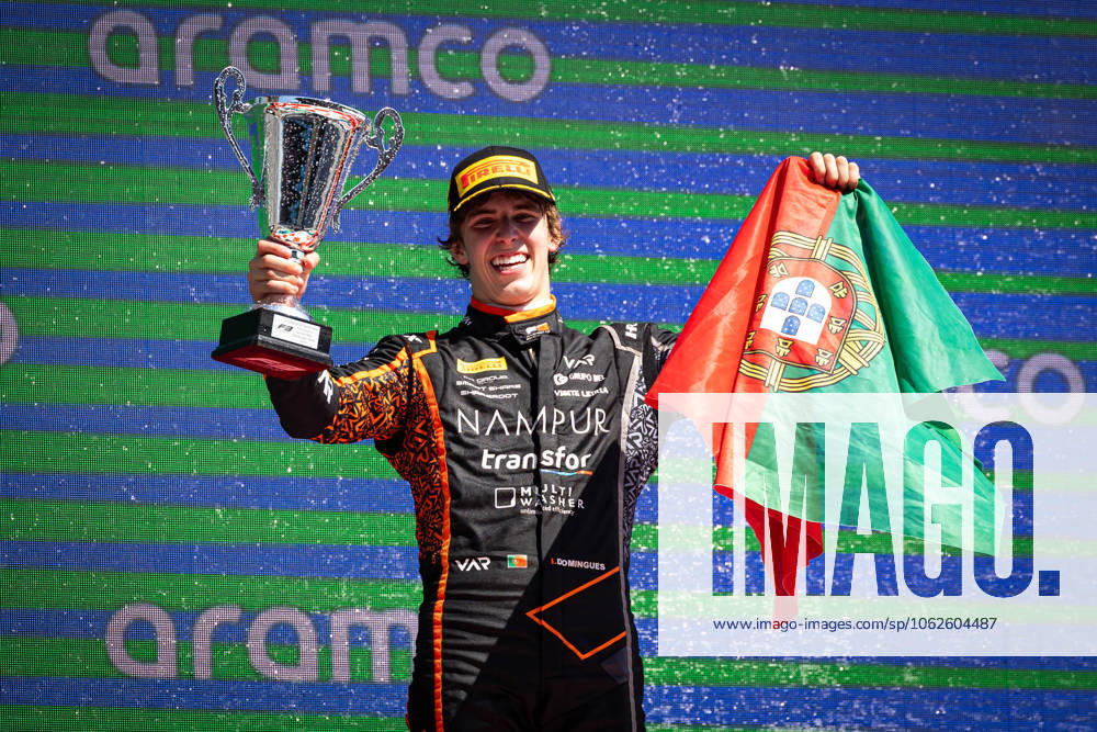 KW22 Bilder des Jahres 2025, Sport 05 Mai AUTO - FORMULA 3 2025 - BARCELONA DOMINGUES Ivan (prt), Van Amersfoort Racing, Dallara F3 2025, portrait during the 5th round of the 2025 FIA Formula 3 Championship from May 30 to June 1, 2025 on the Circuit de Barcelona-Catalunya, in Montmelo, Spain - MontmeloSpain
