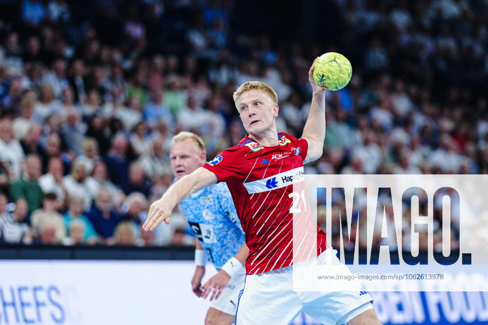 7 meter throw goal Frederik Bo Andersen Handball Sport Verein Hamburg, 21 GER, THW Kiel vs Handball Sport Verein Hamburg, Handball, Bundesliga, Matchday 32, Season 2024 2025, 31 05 2025 GER, THW Kiel vs Handball Sport Verein Hamburg, Handball, Bundesliga, Matchday 32, Season 2024 2025, 31 05 2025 Kiel