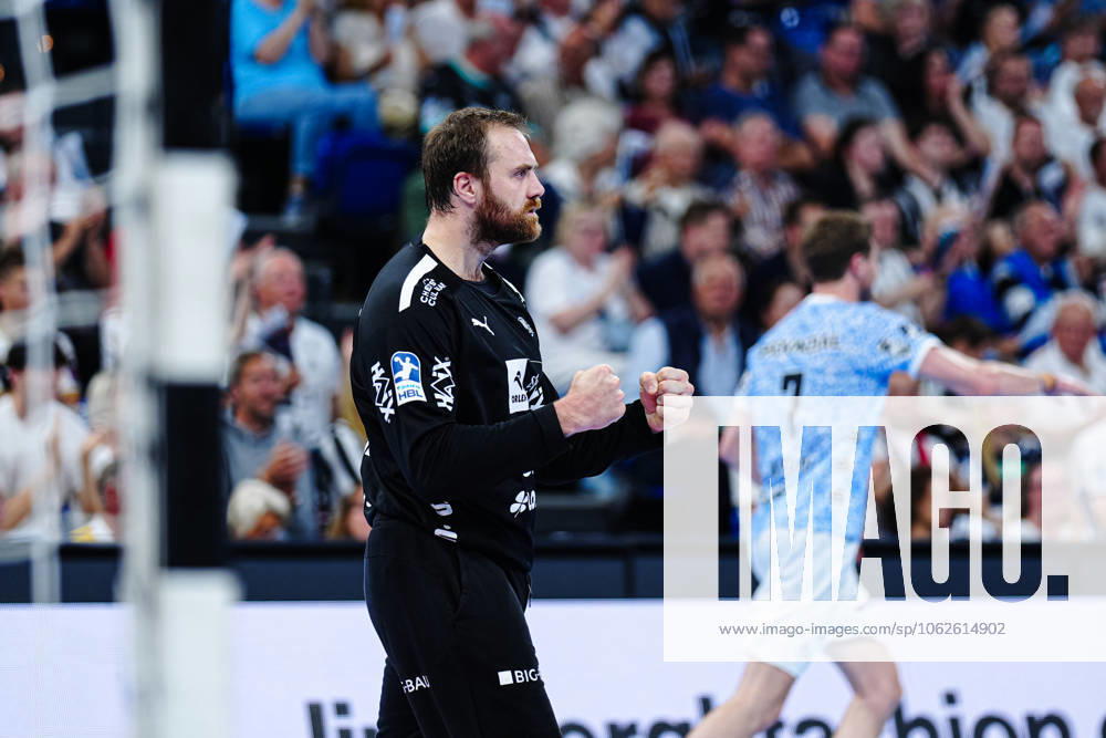 Cheers after Andreas Wolffs save THW Kiel, 33 GER, THW Kiel vs Handball Sport Verein Hamburg, Handball, Bundesliga, Matchday 32, 2024 2025 season, 31 05 2025 GER, THW Kiel vs Handball Sport Verein Hamburg, Handball, Bundesliga, Matchday 32, 2024 2025 season, 31 05 2025 Kiel