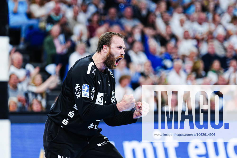 Cheers after Andreas Wolffs save THW Kiel, 33 GER, THW Kiel vs Handball Sport Verein Hamburg, Handball, Bundesliga, Matchday 32, 2024 2025 season, 31 05 2025 GER, THW Kiel vs Handball Sport Verein Hamburg, Handball, Bundesliga, Matchday 32, 2024 2025 season, 31 05 2025 Kiel