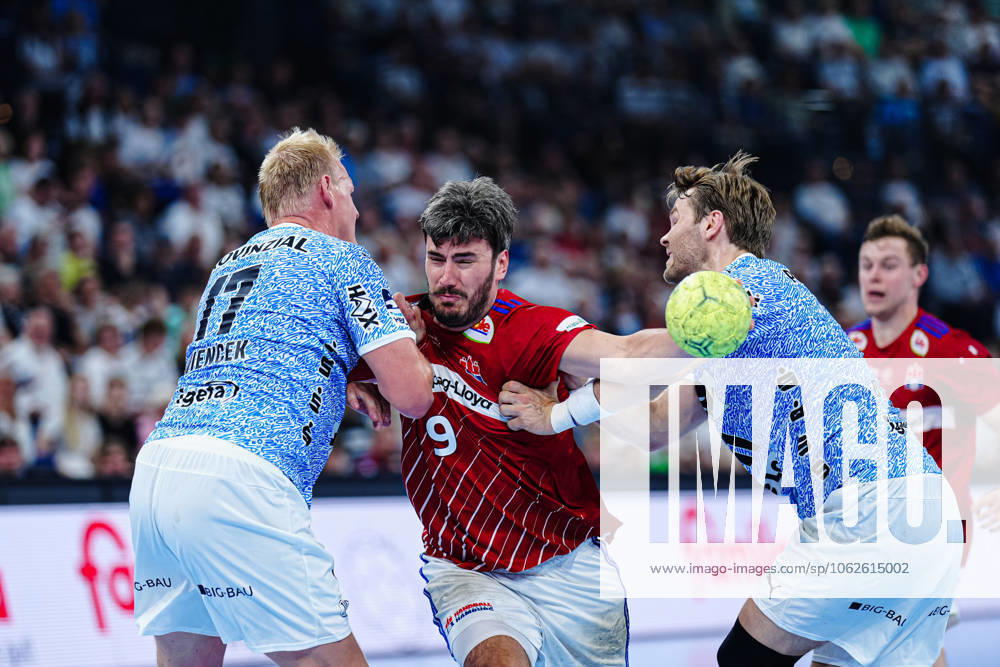 Patrick Wiencek THW Kiel, 17 , Jacob Lassen Handball Sport Verein Hamburg, 09 , Petter Oeverby THW Kiel, 11 GER, THW Kiel vs Handball Sport Verein Hamburg, Handball, Bundesliga, Matchday 32, Season 2024 2025, 31 05 2025 GER, THW Kiel vs Handball Sport Verein Hamburg, Handball, Bundesliga, Matchday 32, Season 2024 2025, 31 05 2025 Kiel