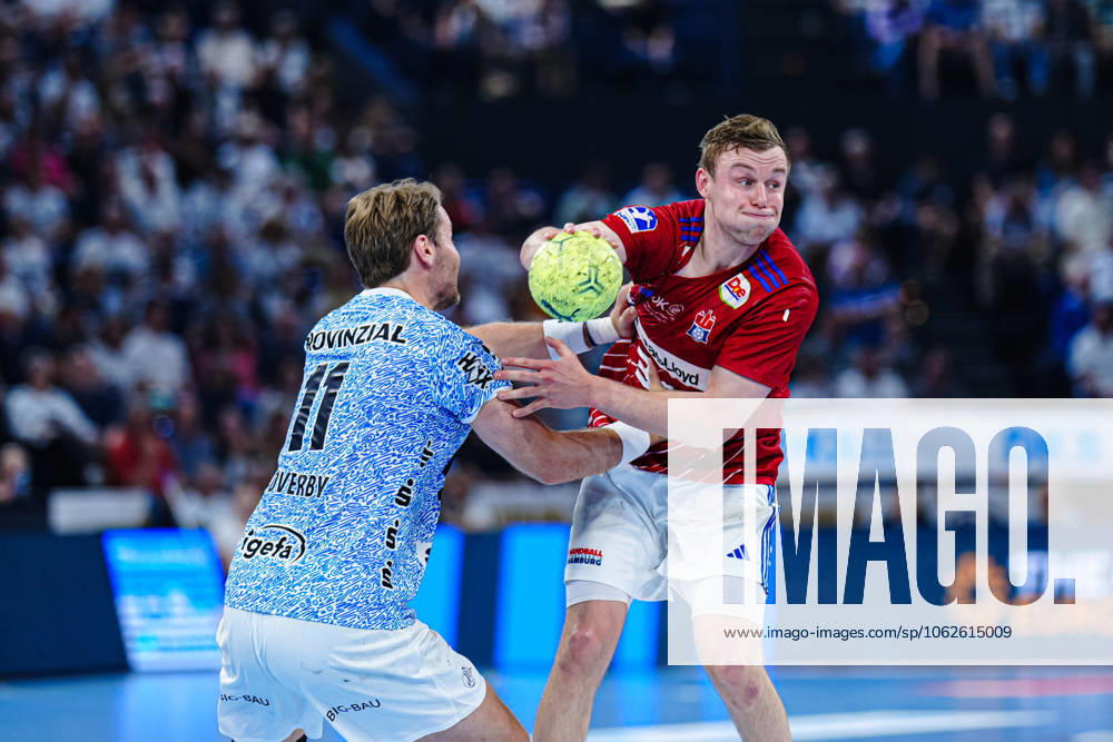 Petter Oeverby THW Kiel, 11 , Moritz Sauter Handball Sport Verein Hamburg, 33 GER, THW Kiel vs Handball Sport Verein Hamburg, Handball, Bundesliga, Matchday 32, Season 2024 2025, 31 05 2025 GER, THW Kiel vs Handball Sport Verein Hamburg, Handball, Bundesliga, Matchday 32, Season 2024 2025, 31 05 2025 Kiel