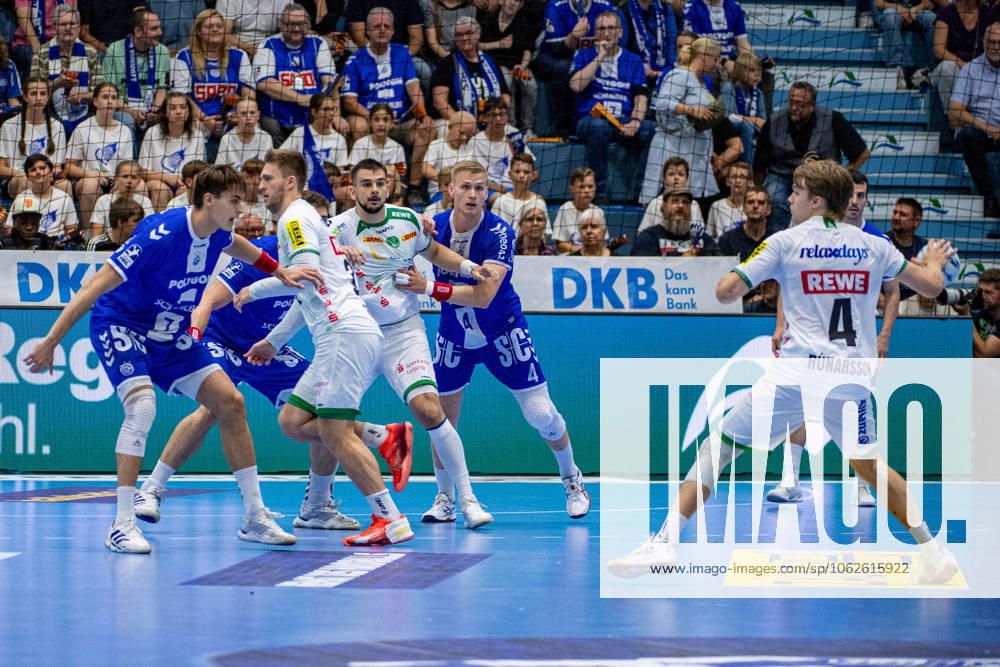 Daikin Handball Bundesliga, VfL Gummersbach SC DHFK Leipzig 31 05 2025 Julian Köster VfL Gummersbach, 7 , and Ellidi Vidarsson VfL Gummersbach, 4 , defend against Andri Már Rúnarsson SC DHfK Leipzig 4 , Daikin Handball Bundesliga, VfL Gummersbach SC DHFK Leipzig 31 05 2025
