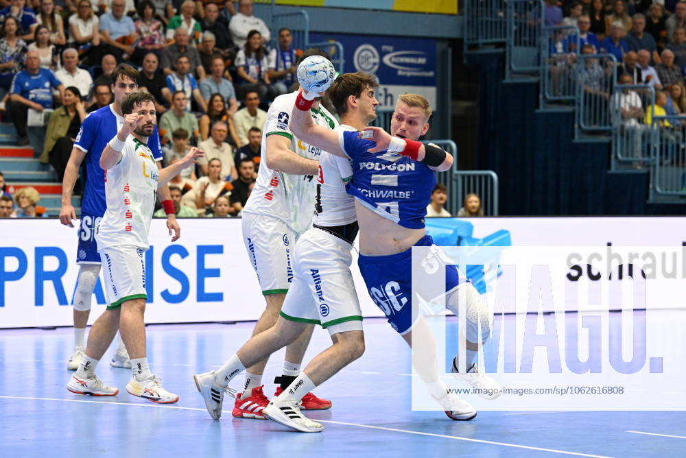 Ellidi Vidarsson VfL Gummersbach 4 vs Stephan Seitz SC DHfK Leipzig 44 VfL Gummersbach vs SC DHfK Leipzig, Handball, Daikin 1 Bundesliga, Matchday 32, Season 2024 2025, Schwalbe Arena Gummersbach, 31 05 2025 VfL Gummersbach vs SC DHfK Leipzig, Handball, Daikin 1 Bundesliga, Matchday 32, Season 2024 2025, Schwalbe Arena Gummersbach, 31 05 2025 Gummersbach