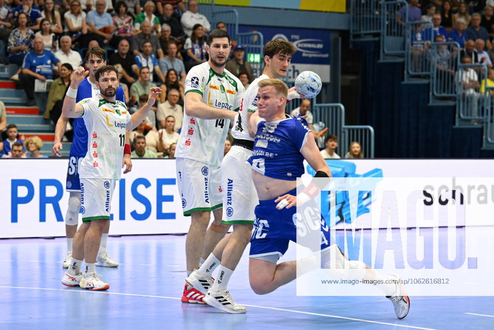 Ellidi Vidarsson VfL Gummersbach 4 vs Marko Mamic SC DHfK Leipzig 14 and Stephan Seitz SC DHfK Leipzig 44 VfL Gummersbach vs SC DHfK Leipzig, Handball, Daikin 1 Bundesliga, Matchday 32, Season 2024 2025, Schwalbe Arena Gummersbach, 31 05 2025 VfL Gummersbach vs SC DHfK Leipzig, Handball, Daikin 1 Bundesliga, Matchday 32, Season 2024 2025, Schwalbe Arena Gummersbach, 31 05 2025 Gummersbach