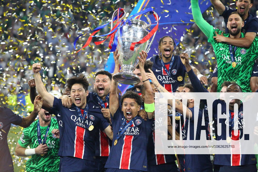 Bilder des Jahres 2025, Sport 05 Mai PSG gewinnt den Champions League Pokal , Paris Saint Germain PSG-Fc Inter Mailand , Final UEFA Champions League , Fußball , in der Allianz Arena Stadion , München , Bayern , Deutschland . Mai 31, 2025 . Photo by: Davide Elias Ipa Photo Pressefoto DENL