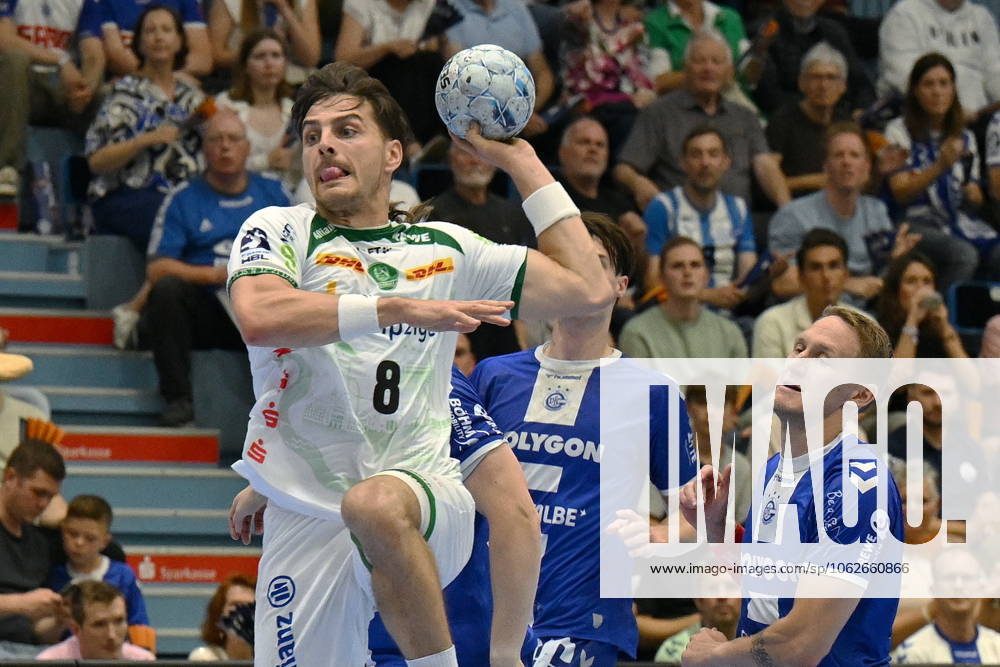 Lucas Krzikalla SC DHfK Leipzig 8 against Miro Schluroff VfL Gummersbach 15 and Tilen Kodrin VfL Gummersbach 5 VfL Gummersbach vs SC DHfK Leipzig, Handball, Daikin 1 Bundesliga, Matchday 32, Season 2024 2025, Schwalbe Arena Gummersbach, 31 05 2025 VfL Gummersbach vs SC DHfK Leipzig, Handball, Daikin 1 Bundesliga, Matchday 32, Season 2024 2025, Schwalbe Arena Gummersbach, 31 05 2025 Gummersbach