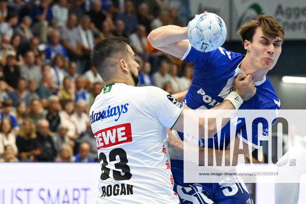 Miro Schluroff VfL Gummersbach 15 vs Luka Rogan SC DHfK Leipzig 33 VfL Gummersbach vs SC DHfK Leipzig, Handball, Daikin 1 Bundesliga, Matchday 32, Season 2024 2025, Schwalbe Arena Gummersbach, 31 05 2025 VfL Gummersbach vs SC DHfK Leipzig, Handball, Daikin 1 Bundesliga, Matchday 32, Season 2024 2025, Schwalbe Arena Gummersbach, 31 05 2025 Gummersbach
