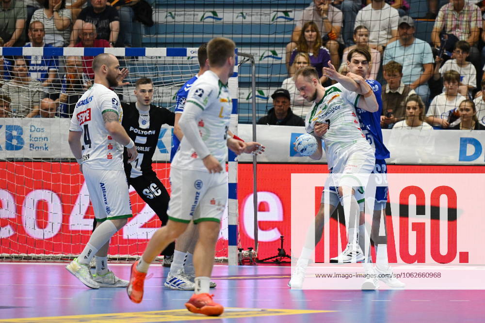 Luca Witzke SC DHfK Leipzig 7 vs Miro Schluroff VfL Gummersbach 15 VfL Gummersbach vs SC DHfK Leipzig, Handball, Daikin 1 Bundesliga, Matchday 32, Season 2024 2025, Schwalbe Arena Gummersbach, 31 05 2025 VfL Gummersbach vs SC DHfK Leipzig, Handball, Daikin 1 Bundesliga, Matchday 32, Season 2024 2025, Schwalbe Arena Gummersbach, 31 05 2025 Gummersbach