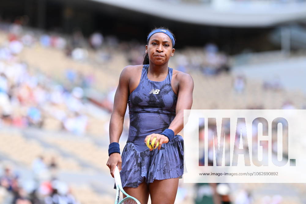 2025 Roland-Garros - Day 9 PARIS, FRANCE - JUNE 02: Coco Gauff of United States in action against Ekaterina Alexandrova during the Women s Singles Fourth Round match on Day Nine of the 2025 French Open at Roland Garros on June 02, 2025 in Paris, France. Mustafa Yalcin Anadolu Paris France. Editorial use only. Please get in touch for any other usage.