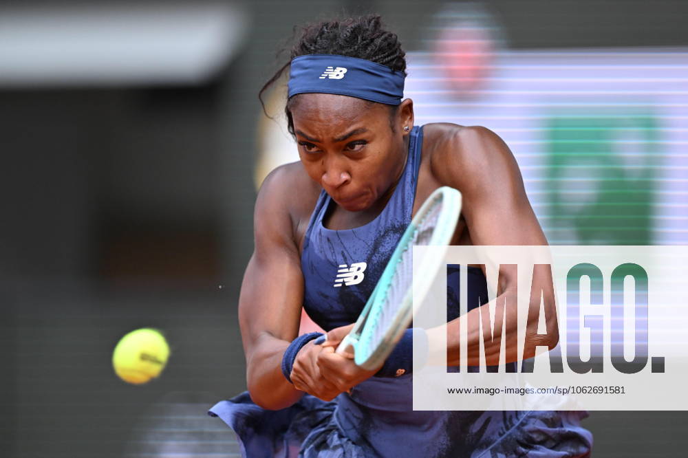 2025 Roland-Garros - Day 9 PARIS, FRANCE - JUNE 02: Coco Gauff of United States in action against Ekaterina Alexandrova during the Women s Singles Fourth Round match on Day Nine of the 2025 French Open at Roland Garros on June 02, 2025 in Paris, France. Mustafa Yalcin Anadolu Paris France. Editorial use only. Please get in touch for any other usage.